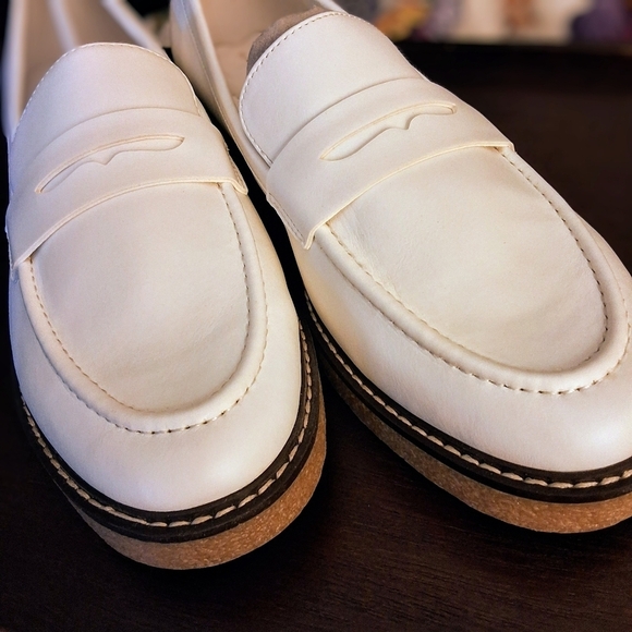 Bandolino White Farley Loafer - Size 11 - NIB - Picture 12 of 14
